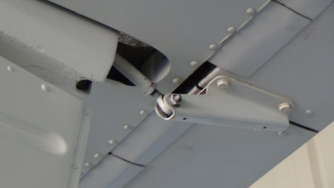 707 Stabilator connection